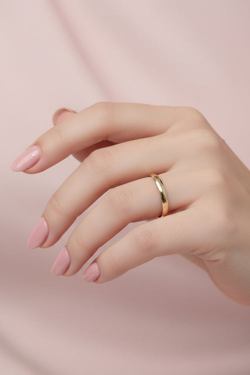 Aliança Lis Classic em ouro 18k lisa, acabamento polido, aro feminino para casamento