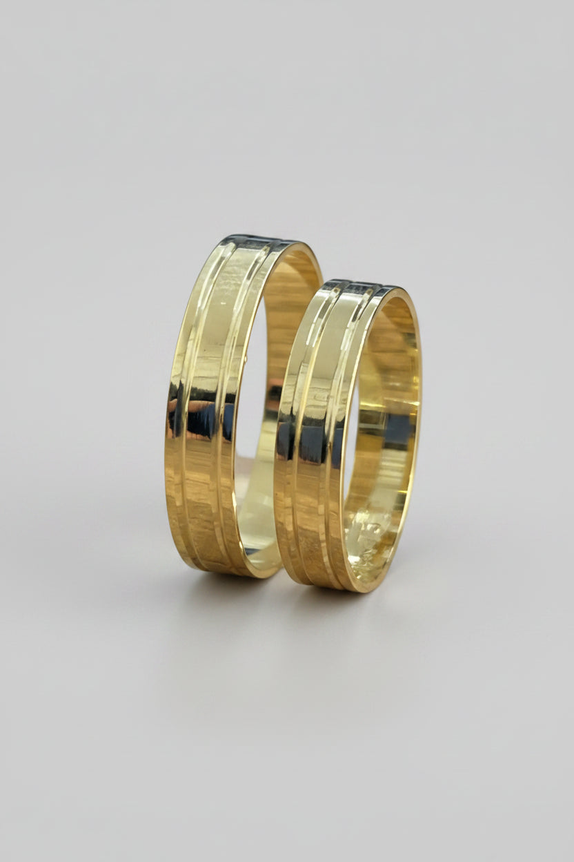Par de Alianças de casamento em ouro 18k 4mm