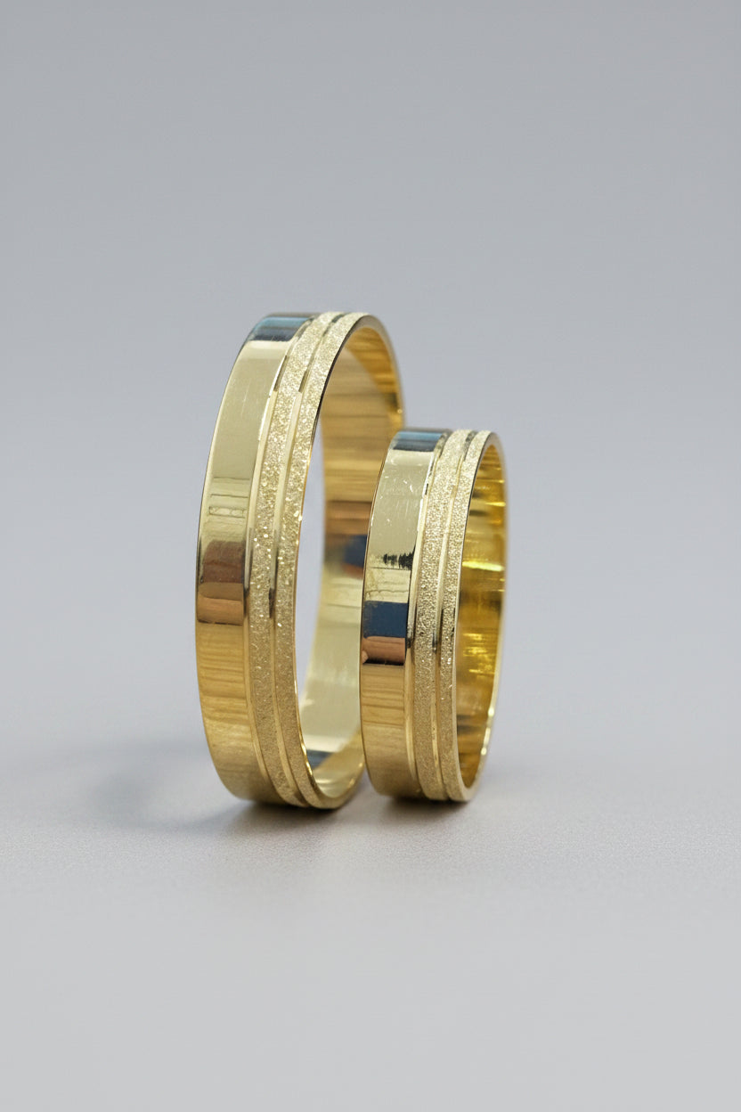 Par de Alianças de casamento em ouro 18k 4.5mm