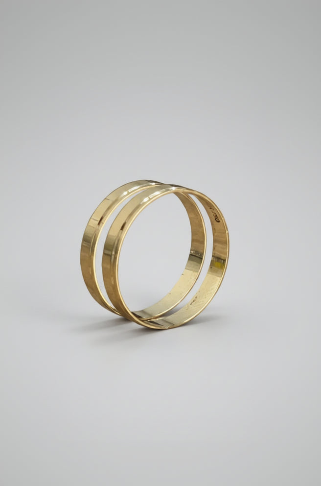 Par de Alianças de casamento em Ouro 18k c/ Friso lateral