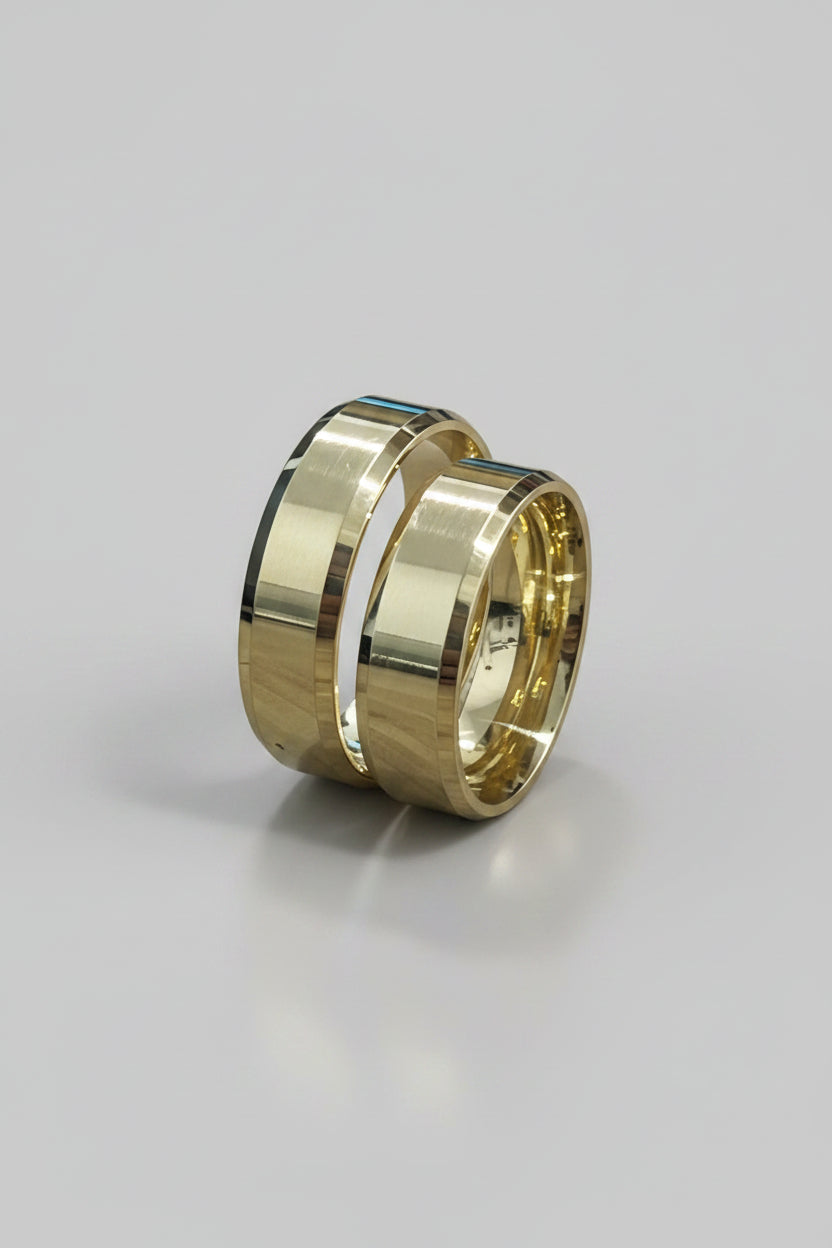 Par de Alianças de Casamento em Ouro 18k 8mm - Quina Mansa