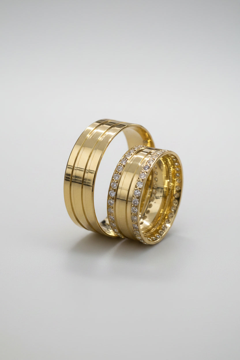 Par de Alianças de casamento em ouro 18k - 38 pedras - 7mm