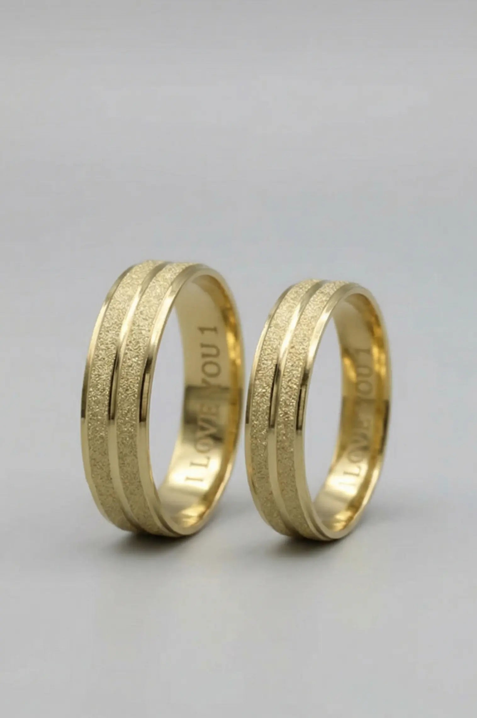 Par de Alianças de Casamento em Ouro 10k 4.5mm - Ourus Alianças