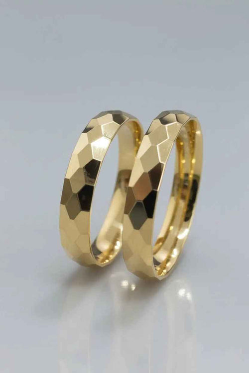 Par de Alianças em Ouro 18k 4mm Design Hexagonal