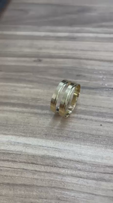 Par de Alianças de casamento em Ouro 18k c/ Friso lateral